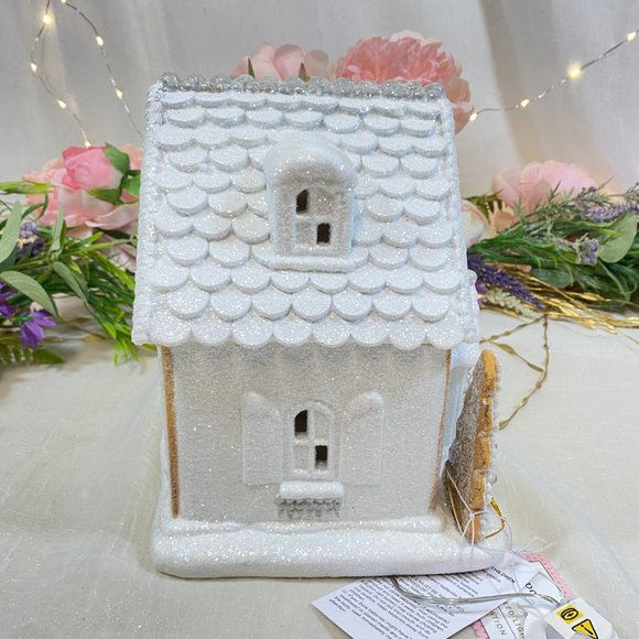 Cupcakes & Cashmere White Holiday Christmas LED Lighted Gingerbread House New 8" - Picture 7 of 10